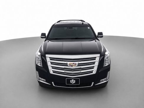Used 2017 Cadillac Escalade Platinum AWD/4WD image 2