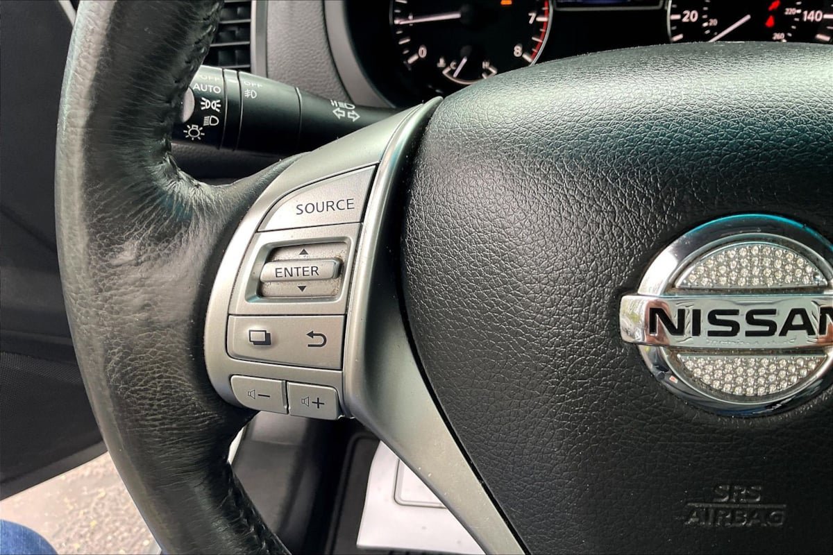 Used 2017 Nissan Altima 2.5 SV w/ Convenience Package FWD image 10