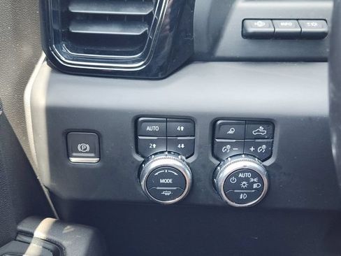 Used 2022 GMC Sierra 1500 AT4 w/ AT4 Premium Package AWD/4WD image 24