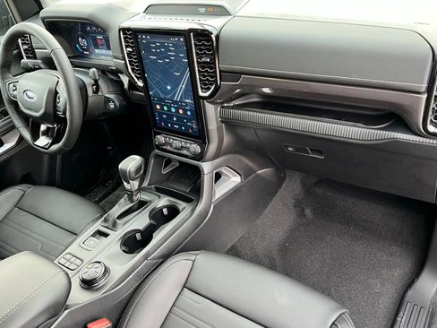 New 2025 Ford Ranger Lariat w/ Black Appearance Package image 18