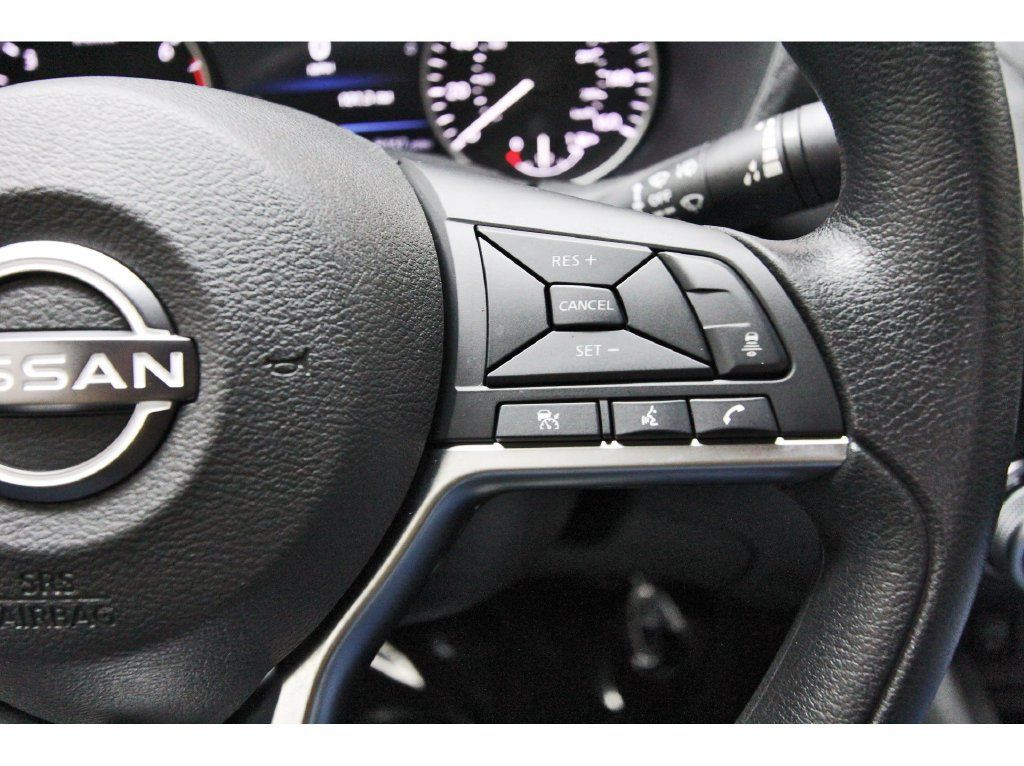Used 2025 Nissan Sentra SV FWD image 18