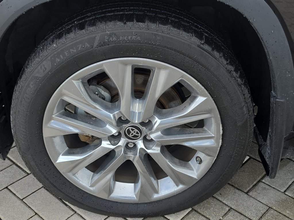 Used 2022 Toyota Highlander Limited AWD/4WD image 8