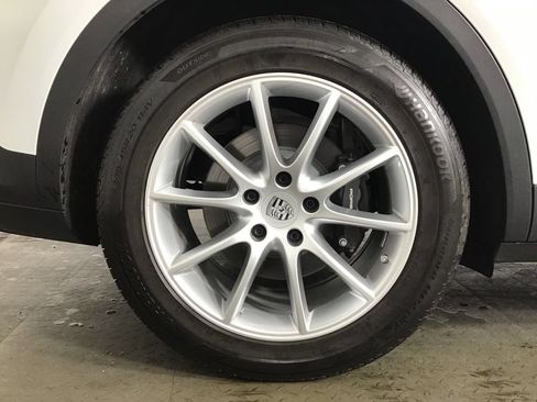 Certified 2024 Porsche Cayenne AWD/4WD image 14