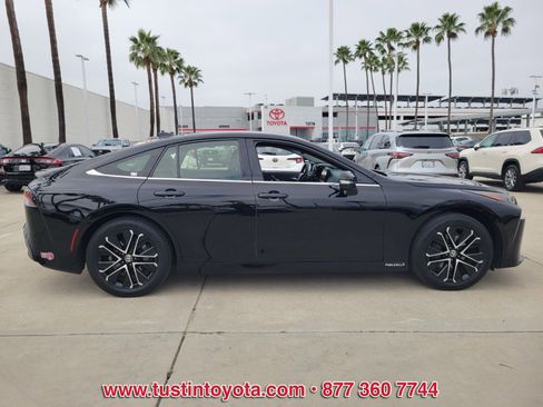 Certified 2021 Toyota Mirai image 3