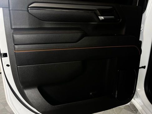 Used 2025 GMC Sierra 2500 AT4 image 26