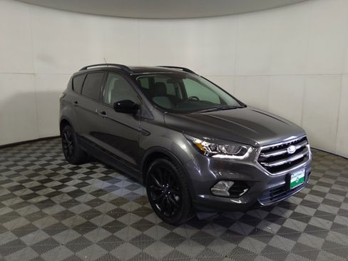 Used 2017 Ford Escape SE w/ Equipment Group 201A AWD/4WD image 13