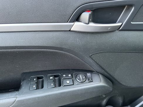 Used 2020 Hyundai Elantra SEL w/ Cargo Package (C1) image 12