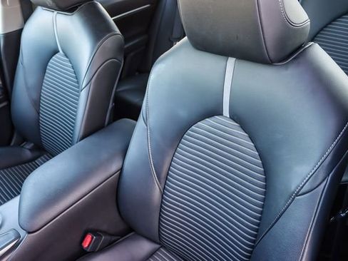 Used 2021 Toyota Camry SE image 27