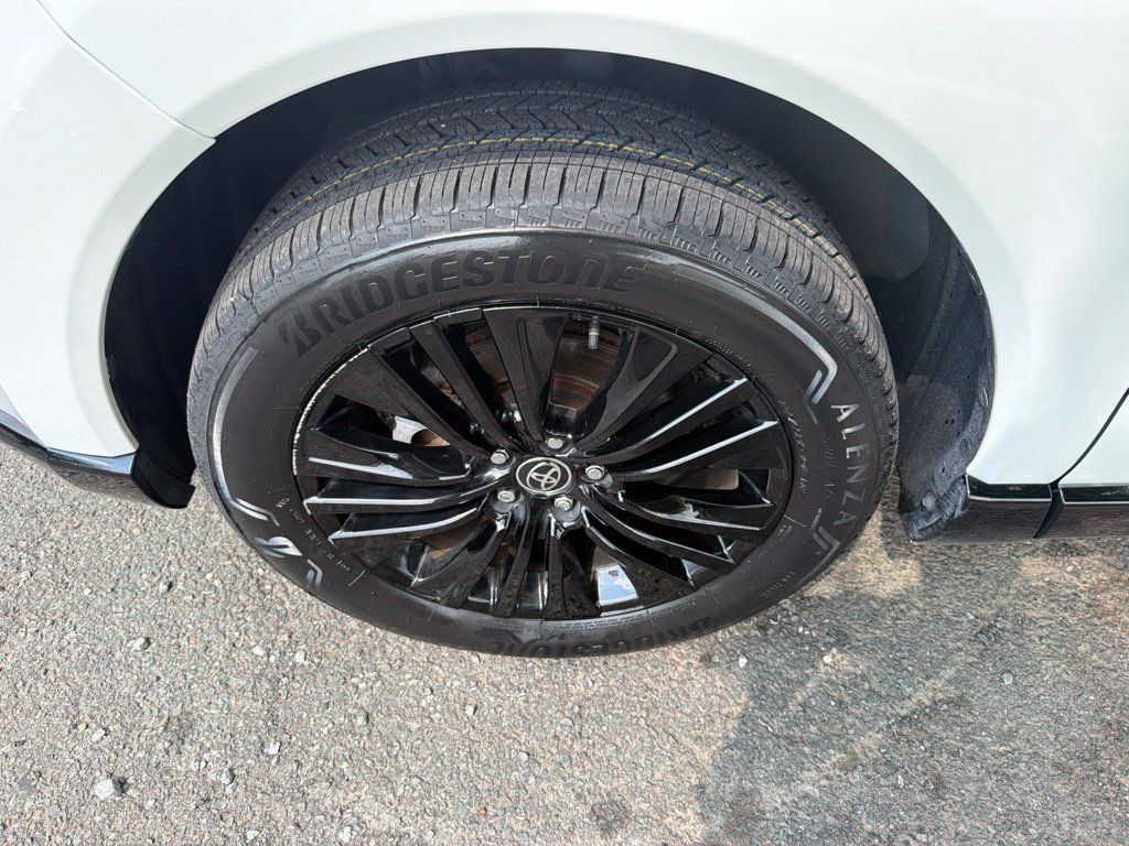Used 2023 Toyota Venza Nightshade AWD/4WD image 35