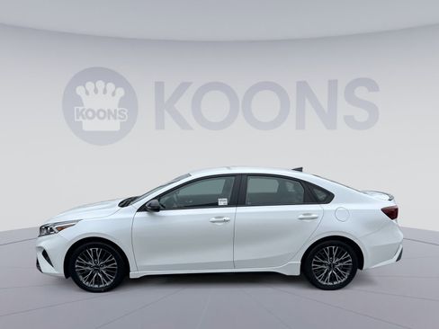 Used 2023 Kia Forte GT-Line w/ GT-Line Technology Package image 2