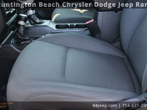 Used 2021 Jeep Gladiator Willys image 30