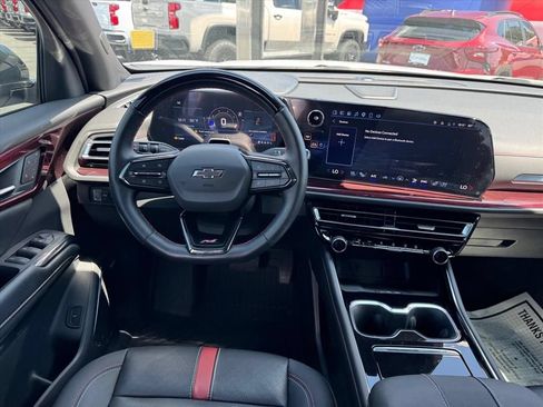 Used 2025 Chevrolet Traverse RS FWD image 15