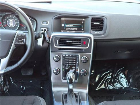 Used 2014 Volvo S60 T5 FWD image 16