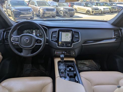 Used 2018 Volvo XC90 T6 Momentum w/ Convenience Package image 27