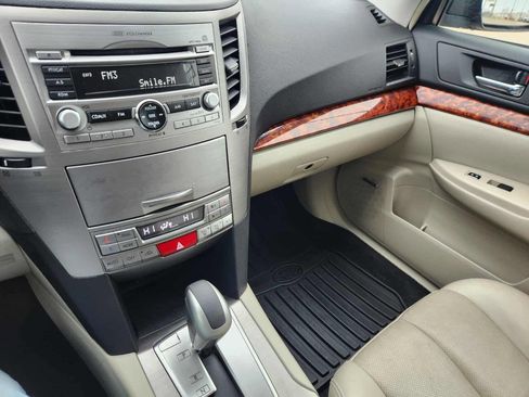 Used 2011 Subaru Outback 2.5i Limited image 23
