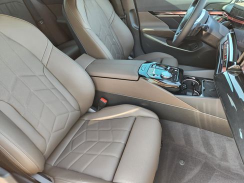 Used 2026 BMW 540i xDrive w/ M Sport Package AWD/4WD image 6