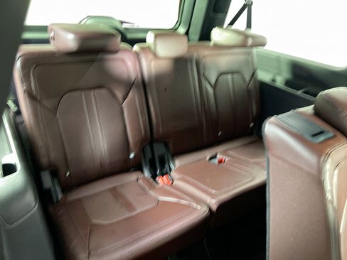 Used 2022 Ford Expedition Max Limited image 29