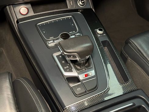 Used 2018 Audi SQ5 Premium Plus w/ Navigation Package image 29