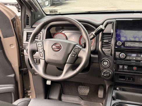 Used 2023 Nissan Titan PRO-4X w/ Pro-4x Convenience Package AWD/4WD image 19