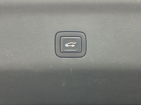 Used 2021 Chevrolet Tahoe LT w/ LT Signature Package AWD/4WD image 28