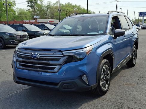 Certified 2025 Subaru Forester Premium image 3