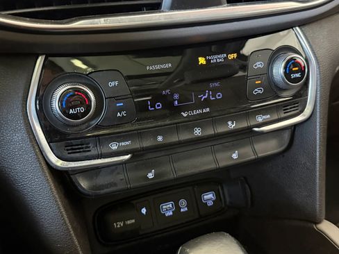 Used 2020 Hyundai Santa Fe SEL AWD/4WD image 17