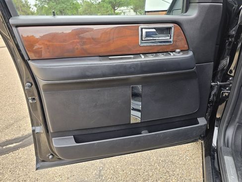 Used 2017 Lincoln Navigator L Select AWD/4WD image 13