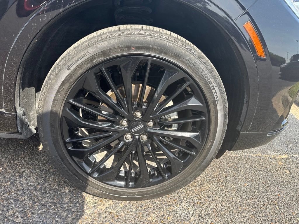 Certified 2024 Lincoln Corsair Reserve w/ Jet Appearance Package FWD image 9