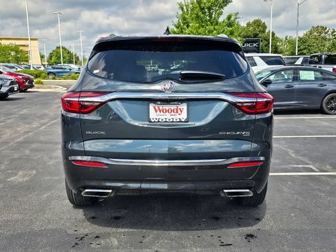 Certified 2018 Buick Enclave Avenir w/ Avenir Technology Package AWD/4WD image 9