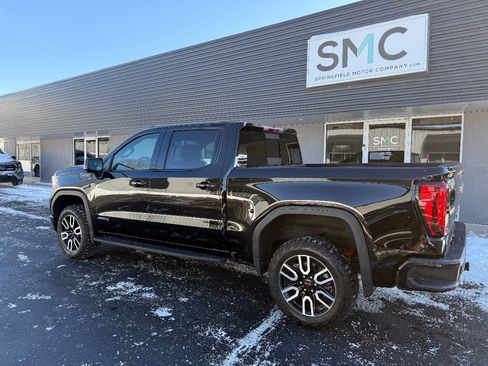 Used 2024 GMC Sierra 1500 AT4 w/ Technology Package image 10
