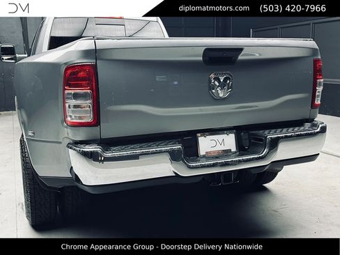 Used 2024 RAM 3500 Tradesman w/ Chrome Appearance Group AWD/4WD image 16