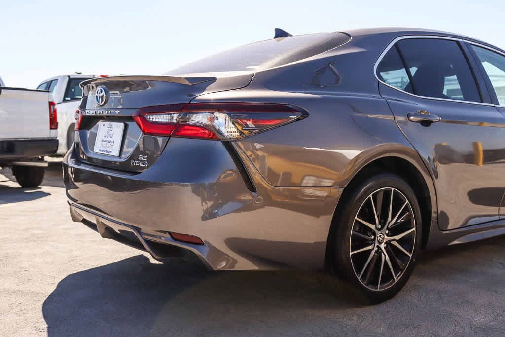 Used 2021 Toyota Camry SE FWD image 9
