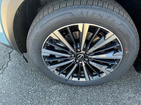 New 2026 Nissan Pathfinder Platinum image 9