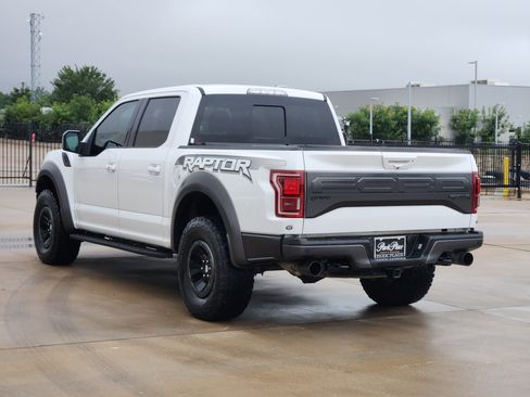 Used 2018 Ford F150 Raptor w/ Equipment Group 802A Luxury AWD/4WD image 4