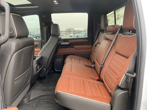 Used 2025 GMC Sierra 2500 Denali Ultimate w/ Max Trailering Package image 18