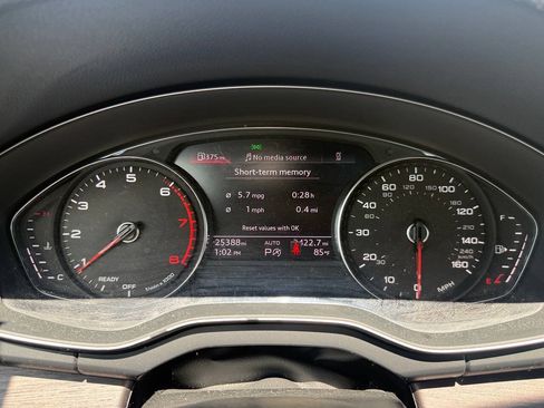 Used 2023 Audi Q5 2.0T Premium w/ Convenience Package AWD/4WD image 24