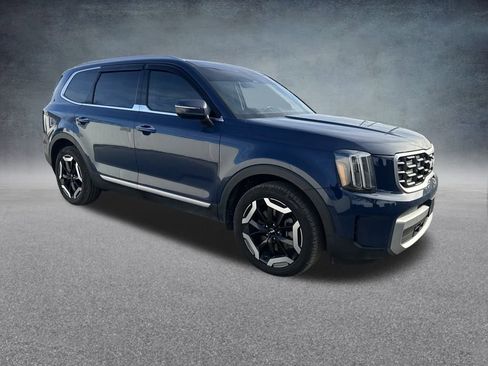 Used 2024 Kia Telluride S w/ S Sunroof Package image 7