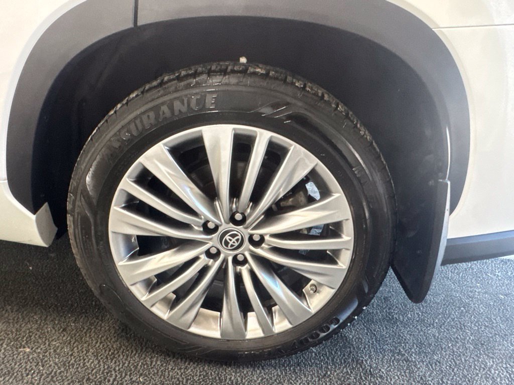 Used 2023 Toyota Highlander Platinum AWD/4WD image 14