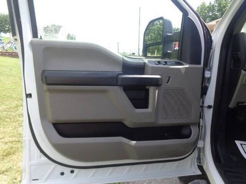 Used 2022 Ford F250 XL w/ Power Equipment Group AWD/4WD image 10