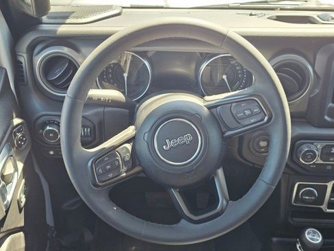 Used 2023 Jeep Wrangler Unlimited AWD/4WD image 24