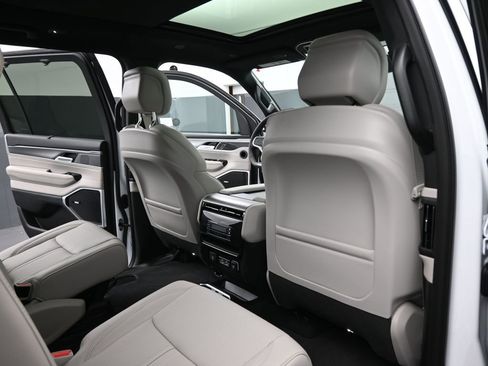 New 2026 Jeep Grand Wagoneer Limited image 27