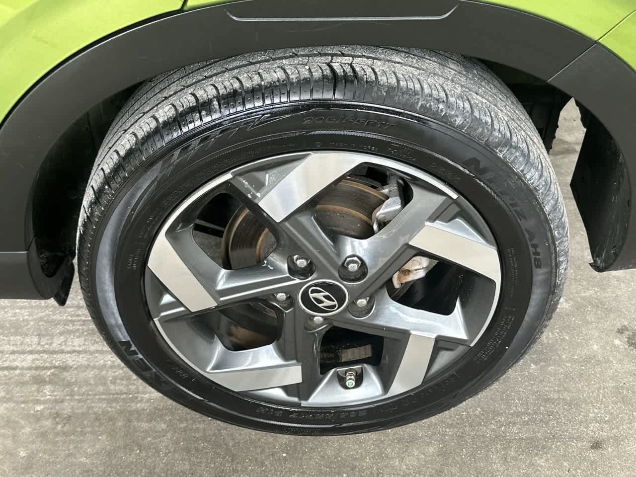 Used 2023 Hyundai Venue SEL FWD image 11