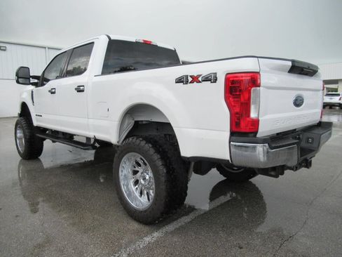 Used 2019 Ford F250 XLT AWD/4WD image 6