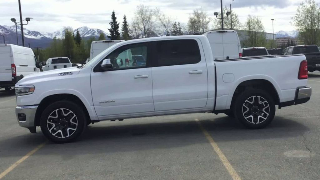 Used 2025 RAM 1500 Laramie AWD/4WD image 5