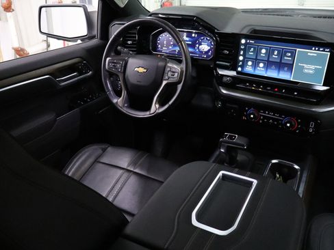 Used 2022 Chevrolet Silverado 1500 High Country w/ Technology Package image 27