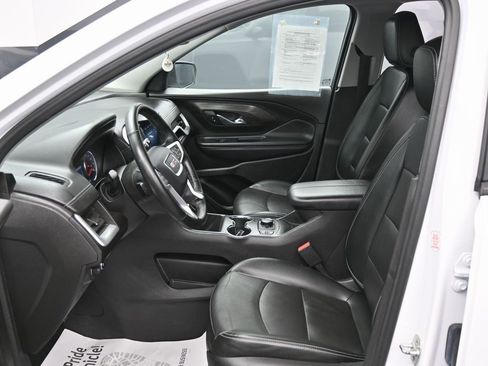 Used 2024 GMC Terrain SLT image 15