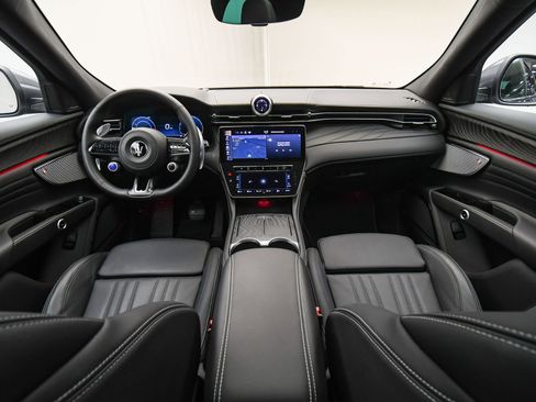New 2025 Maserati Grecale GT AWD/4WD image 13