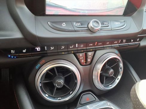 Used 2018 Chevrolet Camaro LT image 25