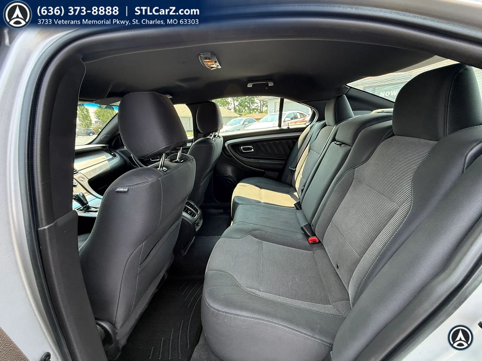 Used 2016 Ford Taurus SEL FWD image 12