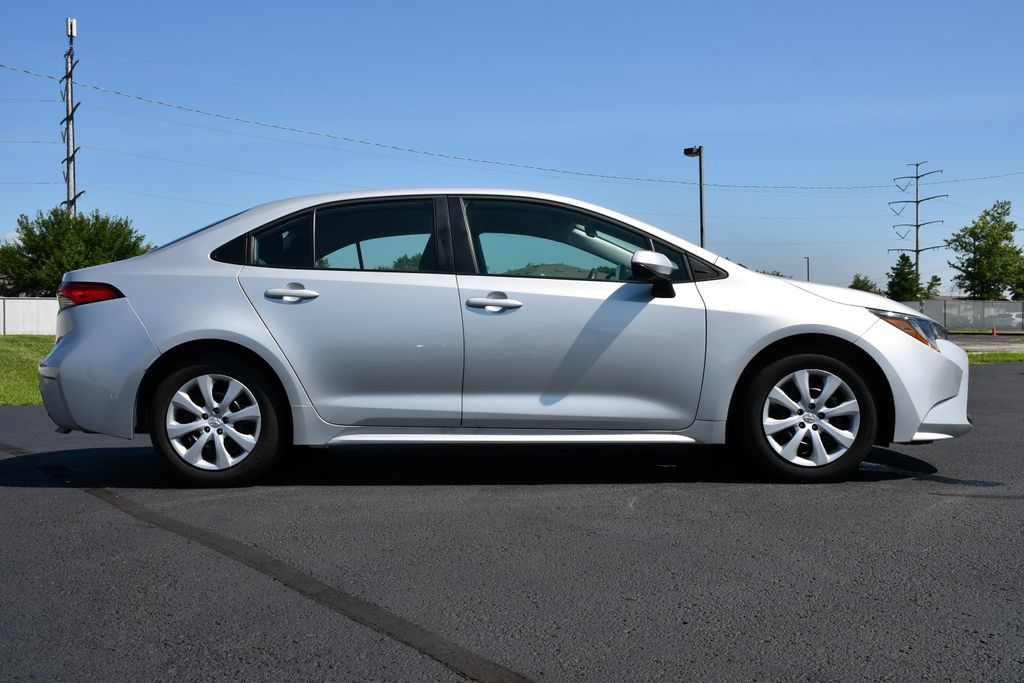 Used 2025 Toyota Corolla LE FWD image 8